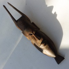 STATUETTE EN BOIS AFRICAIN N° 3