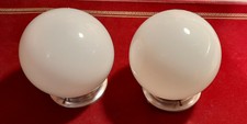 LOT DE DEUX PLAFONNIER ANCIEN GLOBE OPALINE
