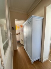 Très belles armoires anciennes en bois renovées