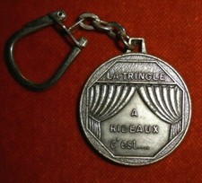 Porte-clés key ring Tringle à Rideaux VILLEMINOT CASTELNAU LE LEZ -- JOLI !!