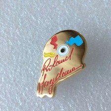 Pin's Lapel pin Pins Roland Magdane Humoriste Chanteur Disque CD Compact Disc Si