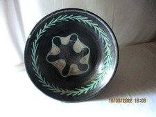 Charles Voltz Vallauris  Coupe ceramique noir lustré décor  scarifié vert 1950