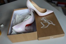 CHRISTIAN LOUBOUTIN Escarpins So Kate paillettes nacrée mariage T38 (33900)