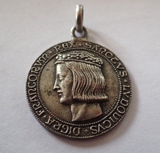 ANCIEN PENDENTIF  MEDAILLE RELIGIEUSE SAINT LOUIS SIGNEE BETANNIER