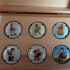 Rare... Lot de 6 capsules de champagne différentes, support non fourni 