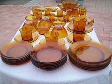 55 PIECES DURALEX FRANCE AMBRE assiettes, plats, bols, tasses, verres, saladier