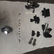 Nombreux pièces  coffre Renault laguna iii break de 2013