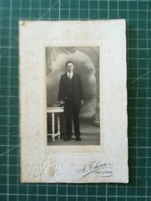 vs371 photo circa 1920 Grande CDV homme en pied studio Théau Nort sur Erdre