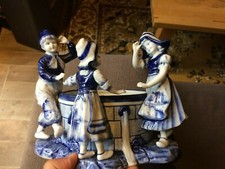 DELF, porcelaine  imposant vide poche fontaine sujets enfants vers 1930 