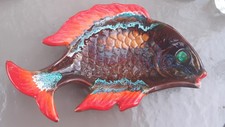 GRANDE COUPE PLAT EN CÉRAMIQUE VALLAURIS FORME DE POISSON. TBE