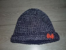 bonnet en laine bleu argenté et nœud corail taille 50 cm orchestra