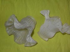 Lot de 2 anciennes tulipes globe abat jour en verre lampe lustre luminaire.