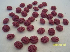 Ancien bouton en soie. Fait main. Couleur vieux rose. Vente à l'unité. N°84