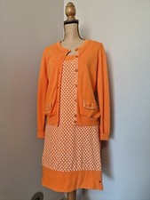 TERRE BLEUE : SUPERBE ENSEMBLE ROBE ET GILET TWIN SET ORANGE ET BLANC 