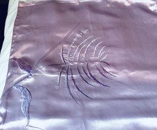 Beau Jeté de Lit/Canapé Brodé, Satin/Velours/Broderie, Mauve Lilas Comme Neuf