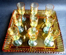 Service à liqueur George SAND: plateau signé SV + 9 verres à pied, ambre et bleu