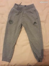Bas de survetement Adidas T.5/6 ans en tres bon etat