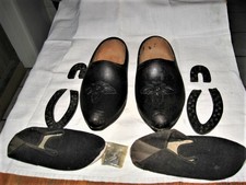 BELLE PAIRE DE SABOTS NOIRS EN BOIS + SEMELLES A CLOUER + CHAUSSONS