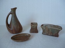 DENBAC 1921/1952 - ENSEMBLE DE 4 PETITS GRÈS DÉCORATIFS STYLE ART DÉCO