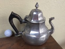 Etain 18e THEIERE GRAVEE POINCON DANS LE FOND OUDIN ANGE