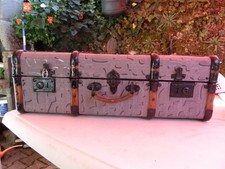 malle ancienne restaurée 70x40x25 trés bon état nuance ext: grise int: bleue 