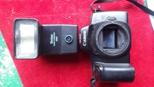 Boitier appareil photo reflex argentique CANON EOS 1000 et flash