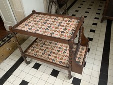 Table roulante en bois Deux plateaux Porte bouteilles années 60 Hauteur 65 