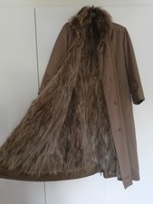 PELISSE TAILLE 42 QUASI NEUVE PORTEE 2 / 3 FOIS COL FOURRURE MANTEAU IMPERMEABLE