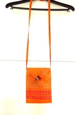 Pochette portée épaule  V de Guardia