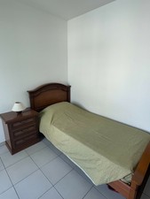 Chambre entière en bois massif (2 personnes)