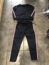 Bleu Marine Missy Empire Lounge Set Avec Rouge et rayure blanche sur le côté S/M