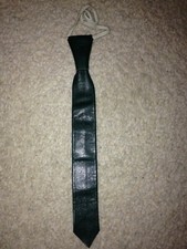 PETITE CRAVATE GARCON ENFANT VERT FONCE   IDEE CADEAU !!