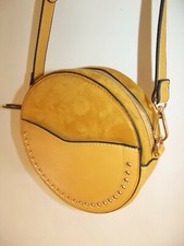Sac à Bandoulière NAF-NAF Simili Cuir / Suédé / Clous (≃ø19cm x 7cm d'épaisseur)