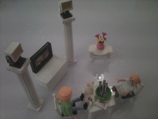 playmobil salle a manger salon chaise table TV meuble plante famille maison 