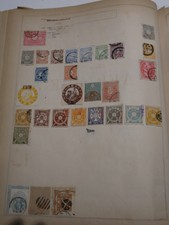 MONDE LOT PLUSIEURS CENTAINES DE TIMBRES OBLITERES TRES ANCIENS. FORTE COTE