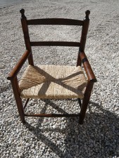  CHAISE - FAUTEUIL ENFANT EN BOIS ASSISE PAILLE - Hauteur 57 cm