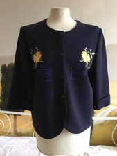 Veste 60 % laine DEVERNOIS brodée marine taille 40 comme neuve.