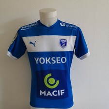 maillot de football CHAMOIS NIORTAIS   taille M PUMA foot N°7 Djigla porté NIORT