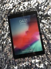 iPad Air 1 16 GO noir modèle Wi-Fi très bon état