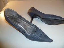 ESCARPINS GRIS  POINT 40 "STRABOSKI " TBE