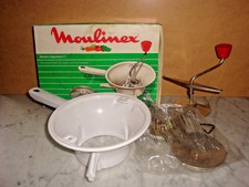ANCIEN MOULIN A LEGUMES PRESSE PUREE N° 1 MOULINEX BLANC DANS SA BOITE D'ORIGINE