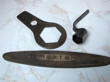 Outils anciens 2 CLES pour écrous 6 pans et 1 PIERRE A AIGUISER NORTON 