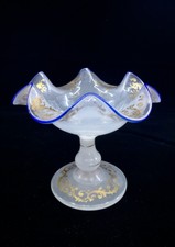 Superbe petit baguier coupe sur pied en opaline savonneuse Epoque Charles X XIXe