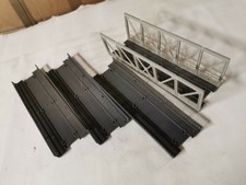 JOUEF  UN  TABLIER  DE  PONT  ET  TROIS  VOIES  SURELEVEES  DROITES  A  RENOVER