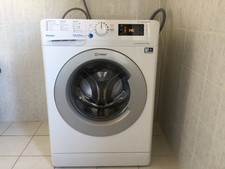 Machine à laver INDESIT BWE 7kg très peu servi