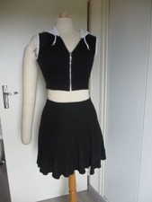 ENSEMBLE JUPE FEMME NOIRE ET GILET SANS MANCHE A CAPUCHE TAILLE 38/40,COMME NEUF