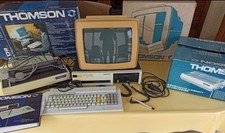 Ordinateur Thomson TO9 avec écran, clavier, imprimante, crayon optique, classeur