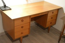 Beau grand bureau moderne, 2 blocs de 3 tiroirs, 1 tiroir central, placage Teck