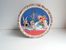   ASTERIX  & Cléopatre   Boite métal Delacre     2001   +  Pot a crayons
