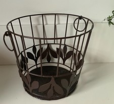 CORBEILLE OU CACHE POT EN MÉTAL LAQUÉ CHOCOLAT HAUTEUR 24 cms